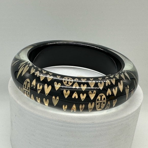Tory Burch Acrylic Logo Bangle Bracelet Black Gold Lucite NWT - Picture 2 of 4